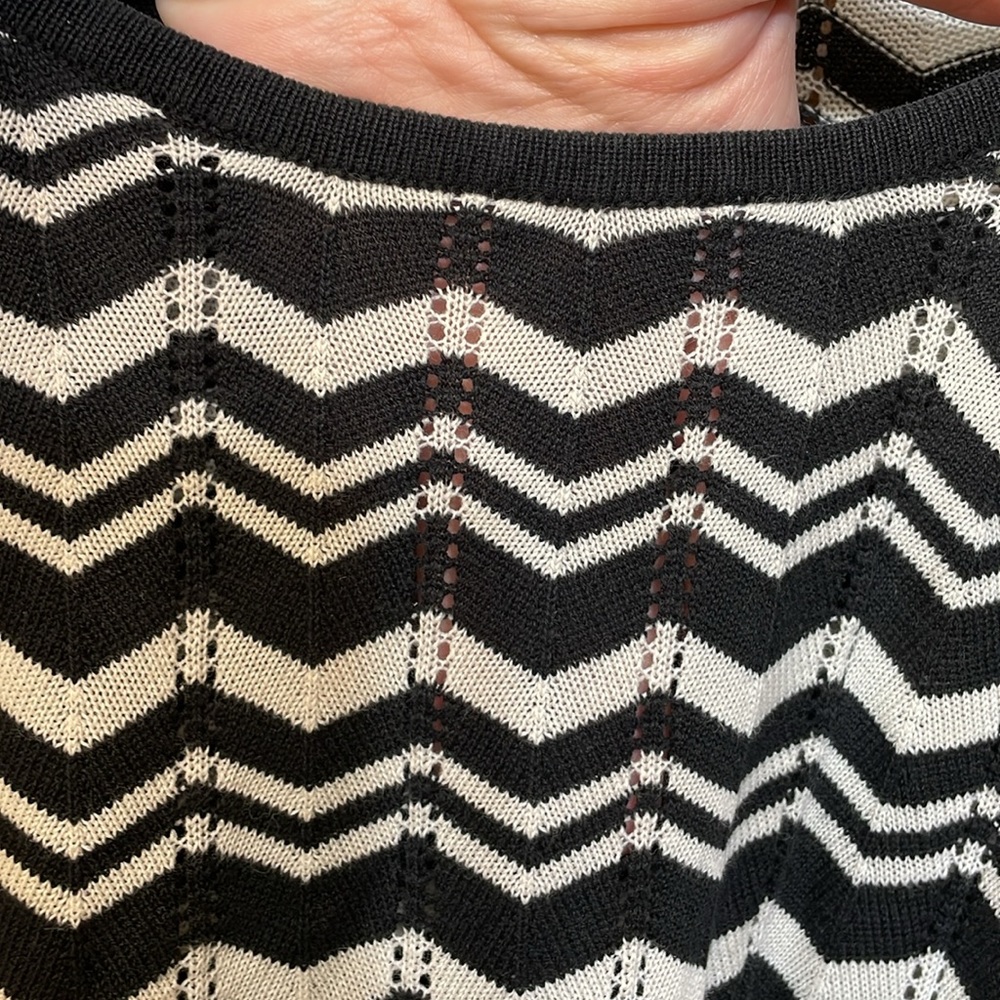 INC UEC Womens Size Large Black White Chevron Stripe Sweater Scoop Neck Bell Slv - Picture 5 of 10